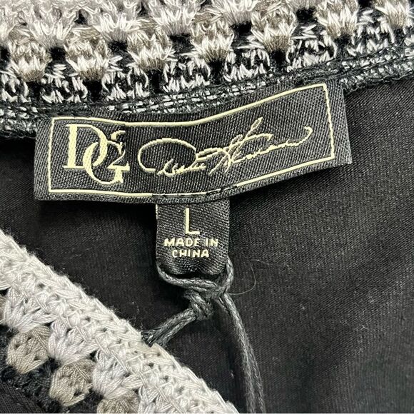 NWT DG2 Short Sleeve V Neck T-shirt With Crocheted Neckline Size Large - Picture 9 of 11